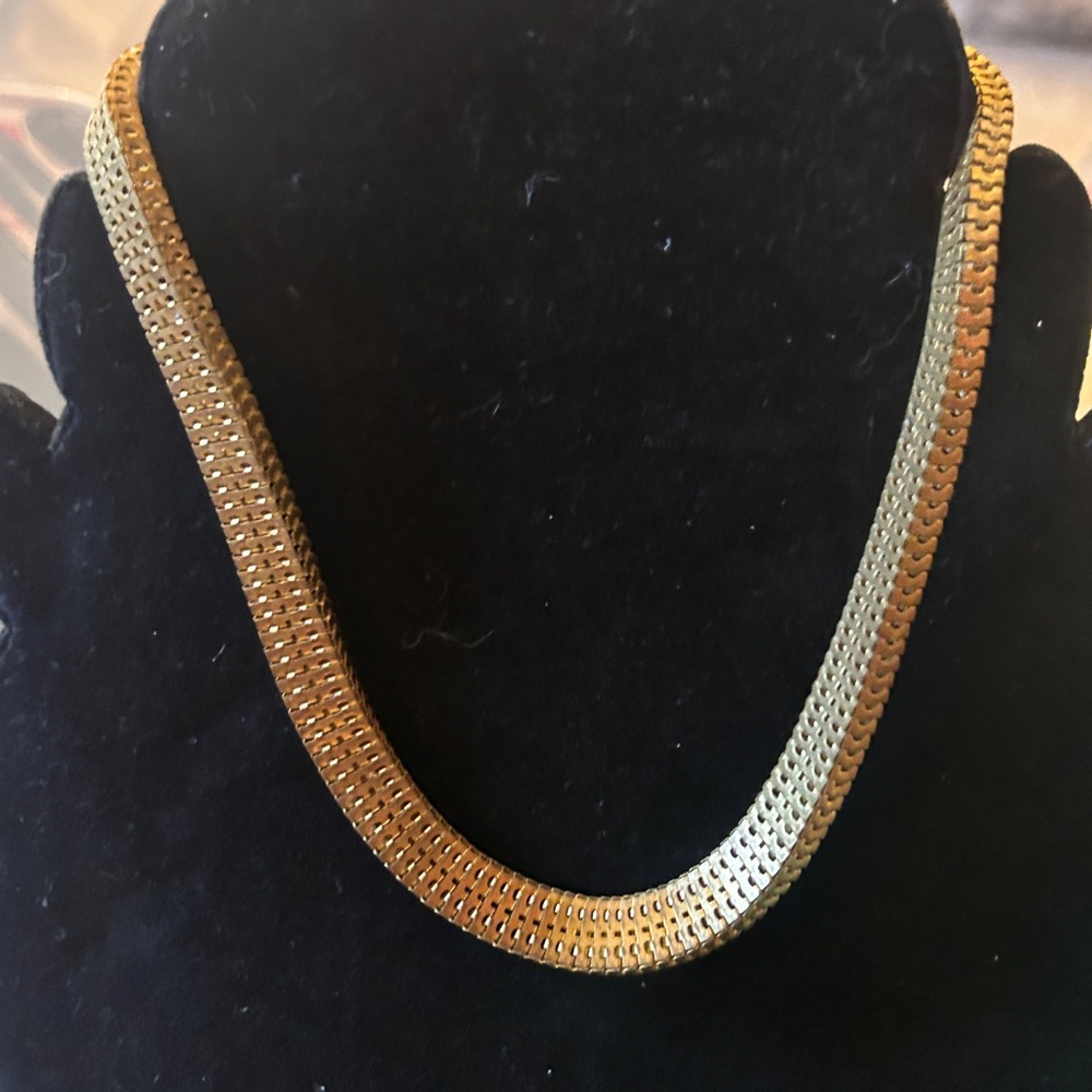 Vintage CORO Pegasus Gold Tone Square Snake Chain Hold Tone Necklace